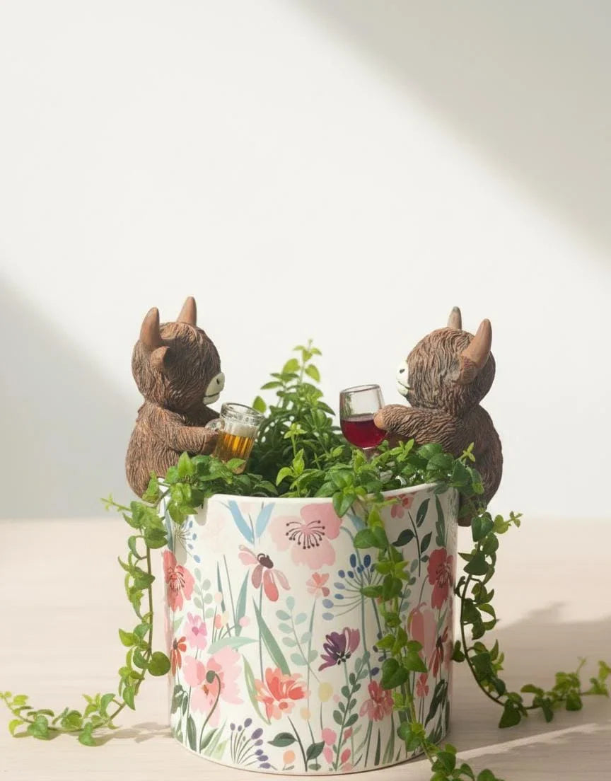 🐂Highland Cow Pot Hangers, Resin Garden Decor, Beer & Wine Sitting Cow Plant Hangers, Cute Planter Rim Pendent Figurines